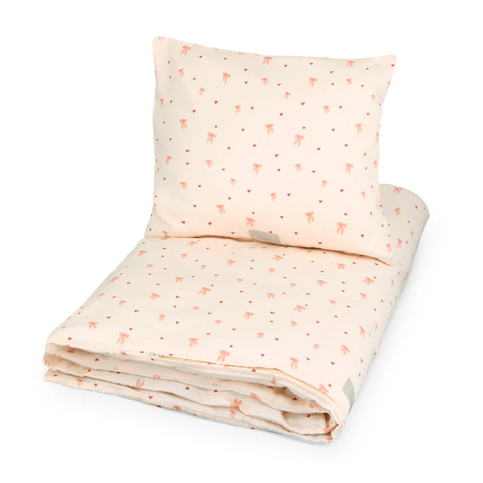 01_Cam Cam junior sengetøj, bow.png