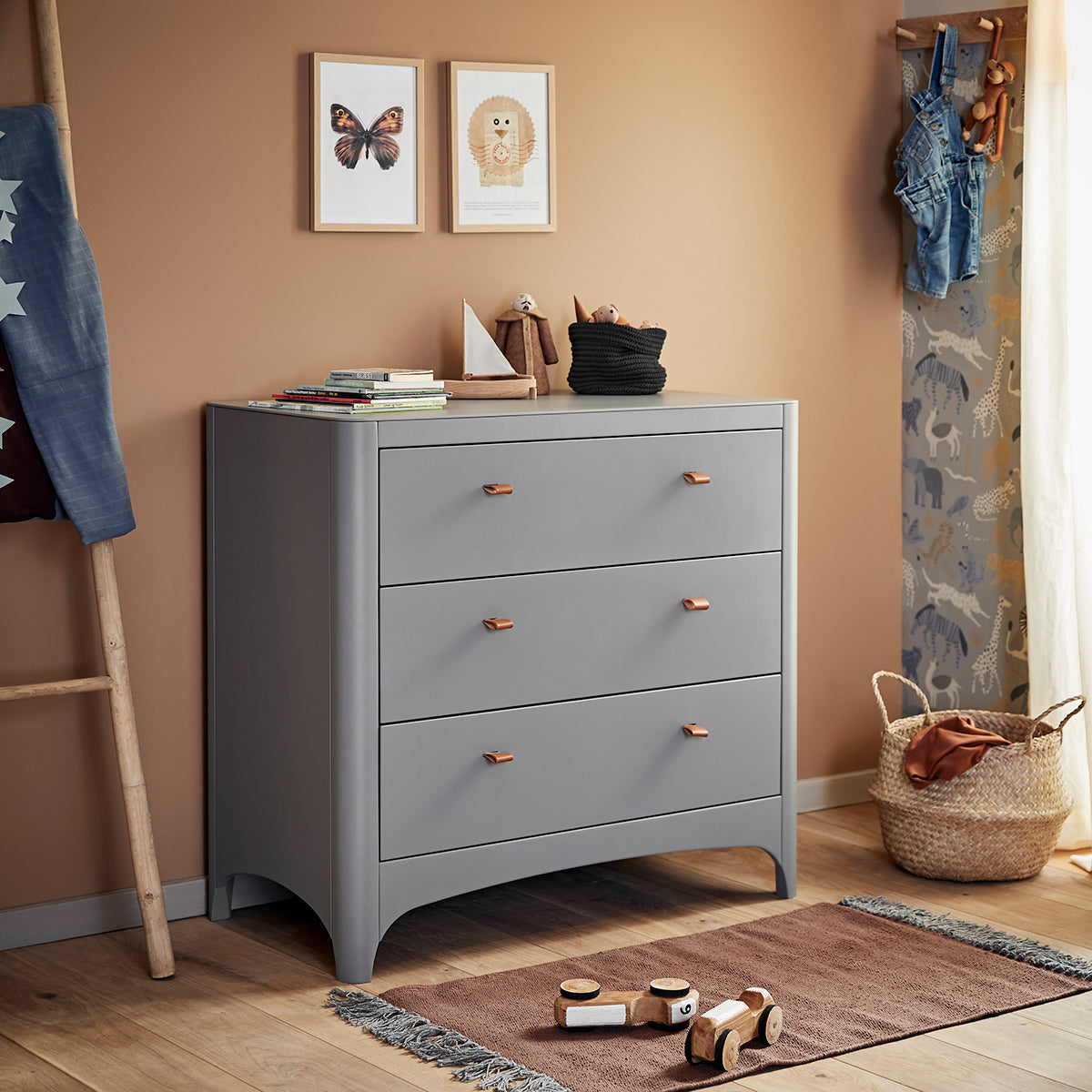 02_650000-09_Leander_Classic_dresser-grey_1_1200x1200.jpg