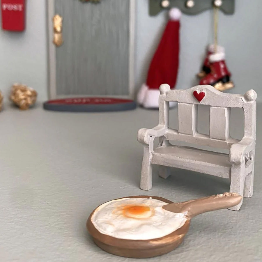 02_Nissedørs Tilbehør, Skål Med Risengrød.jpg