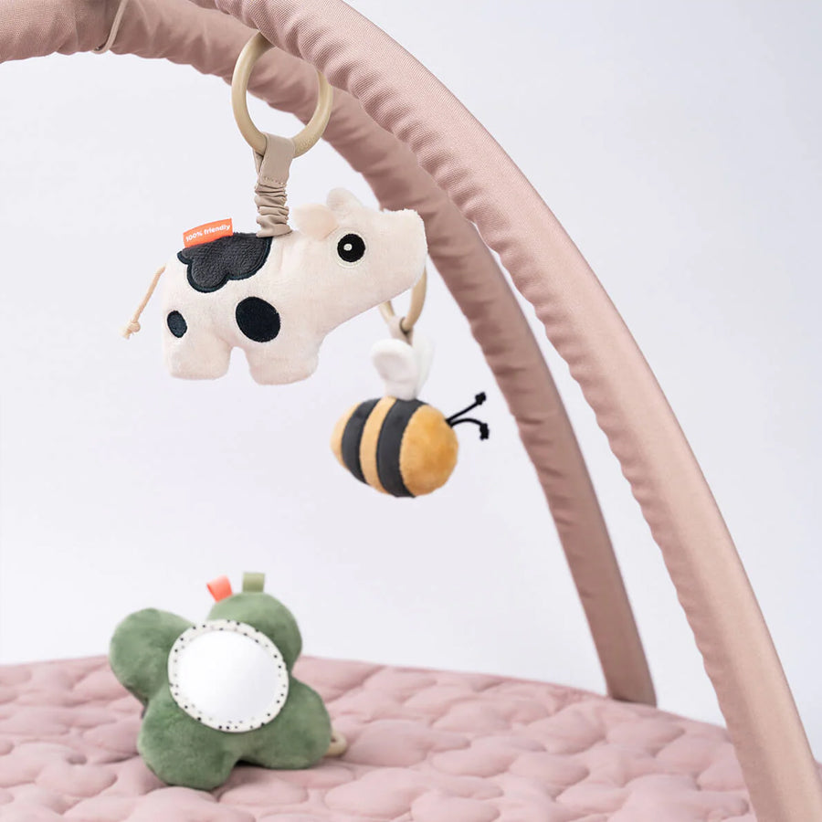 03_Done by Deer Aktivitetslegetæppe, Powder 2.jpg